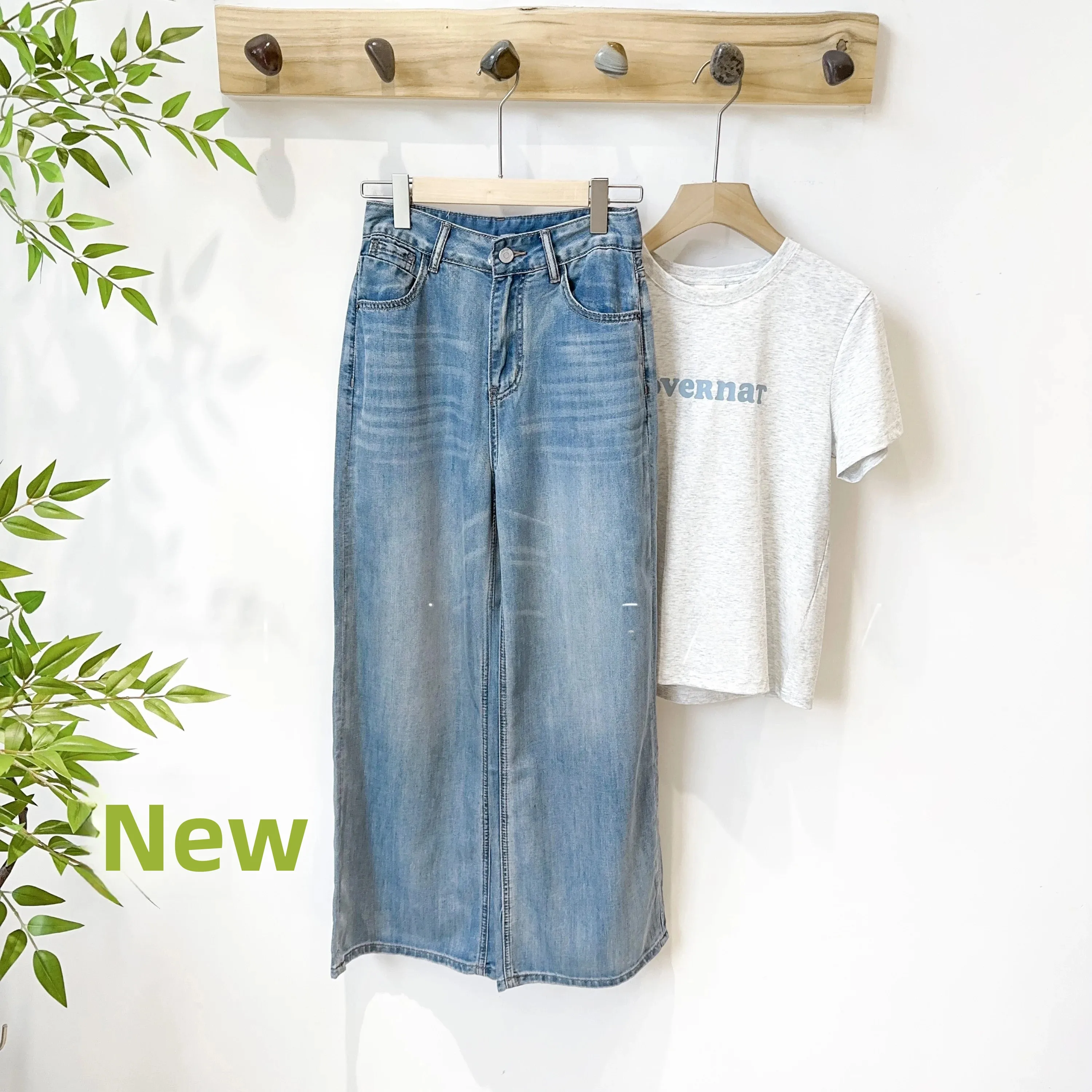 Mimifafa Cotton Lyocell Summer New 26 Washed Casual Straight Leg Jeans Soft Handsome Women's Jeans Natural Waist Button Closure
Mimifafa Cotton Lyocell Summer New 26 Washed Casual Straight Leg Jeans Soft Handsome Women's Jeans Natural Waist Button Closure