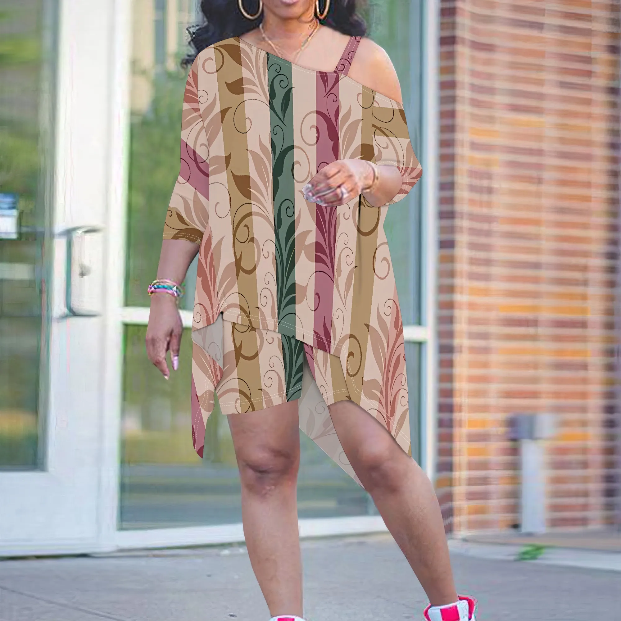 Plus Size Women Irregular Hem Two Piece Set Vertical Stripe Swirl Print 3/4 Sleeve Top and Shorts
Plus Size Women Irregular Hem Two Piece Set Vertical Stripe Swirl Print 3/4 Sleeve Top and Shorts