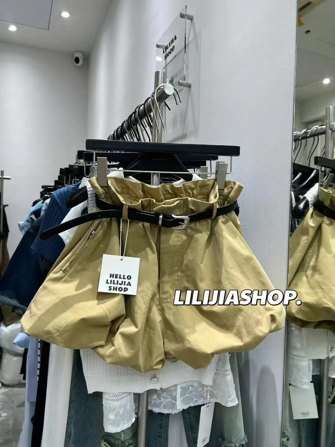 Женские брюки с высокой талией, цветочным принтом, поясом, в корейском стиле, универсальные, стройнящие, весна-лето, новинка
Женские брюки с высокой талией, цветочным принтом, поясом, в корейском стиле, универсальные, стройнящие, весна-лето, новинка