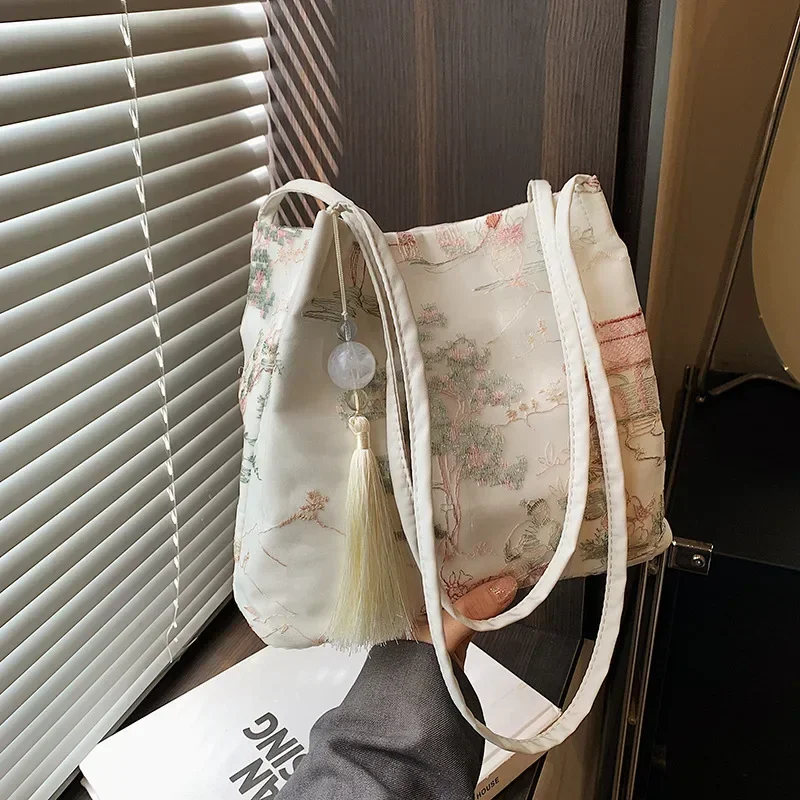 New Chinese Style Retro Bag 2025 New Models Silk Jacquard Fashionable Minimalist Bag Single Shoulder Diagonal
New Chinese Style Retro Bag 2025 New Models Silk Jacquard Fashionable Minimalist Bag Single Shoulder Diagonal