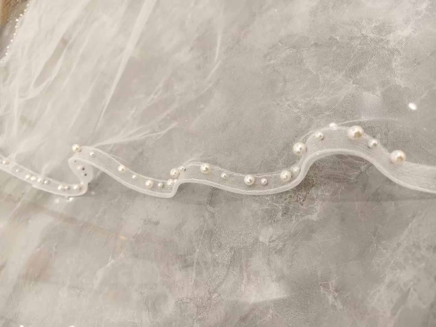 Classic Pearls Wedding Veil with Metal Comb Cathedral Bridal Veil Blusher Layer Essential Wedding Accessory
Classic Pearls Wedding Veil with Metal Comb Cathedral Bridal Veil Blusher Layer Essential Wedding Accessory