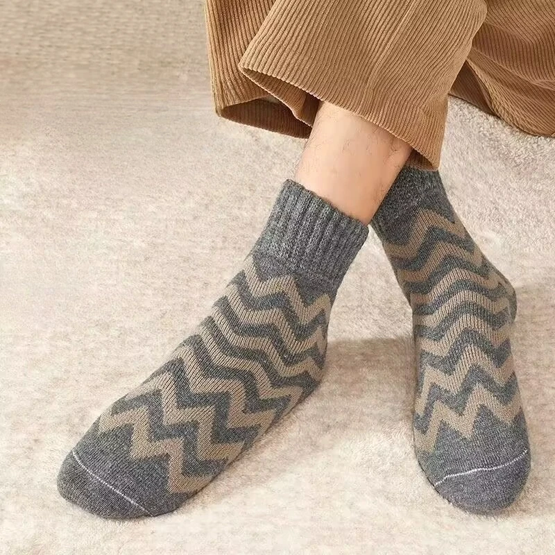 8 Pairs Winter Warm and Plush Thick Mid Tube Socks with Retro Stripes Breathable and Sweat Absorbing Women's Looped Socks 2025
8 Pairs Winter Warm and Plush Thick Mid Tube Socks with Retro Stripes Breathable and Sweat Absorbing Women's Looped Socks 2025