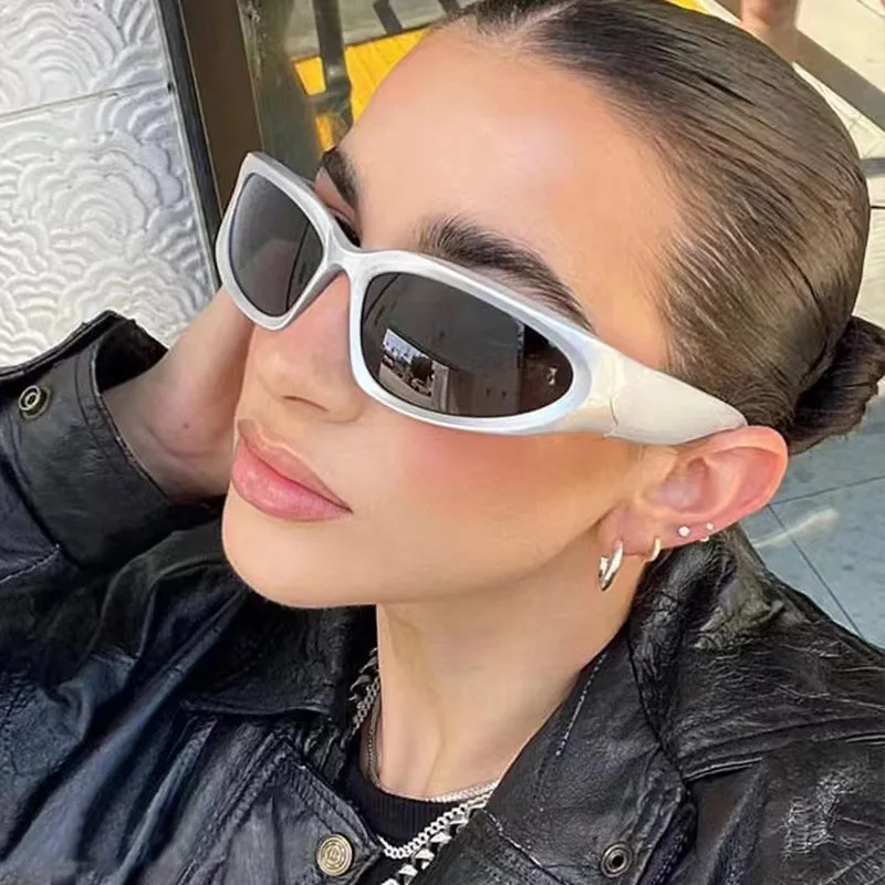 New Arrivals: Western-Style "Ins-Inspired" Sunglasses — Unisex, Futuristic Design, UV Protection
New Arrivals: Western-Style "Ins-Inspired" Sunglasses — Unisex, Futuristic Design, UV Protection