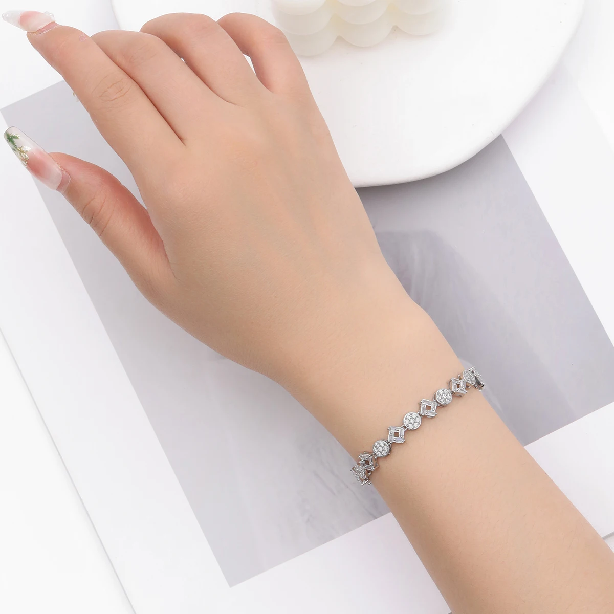 AAA cubic zirconia Bracelet Women Jewelry Square and Horse Eye Cutting Stone Bracelets
AAA cubic zirconia Bracelet Women Jewelry Square and Horse Eye Cutting Stone Bracelets