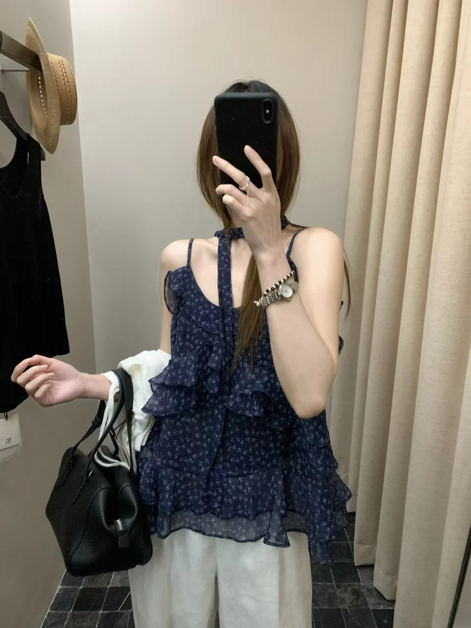 French Style Loose Fit Floral Print Blouse Women's Summer New Arrival Gauze Sleeveless Top with Sash Short Length Inner Wear
French Style Loose Fit Floral Print Blouse Women's Summer New Arrival Gauze Sleeveless Top with Sash Short Length Inner Wear