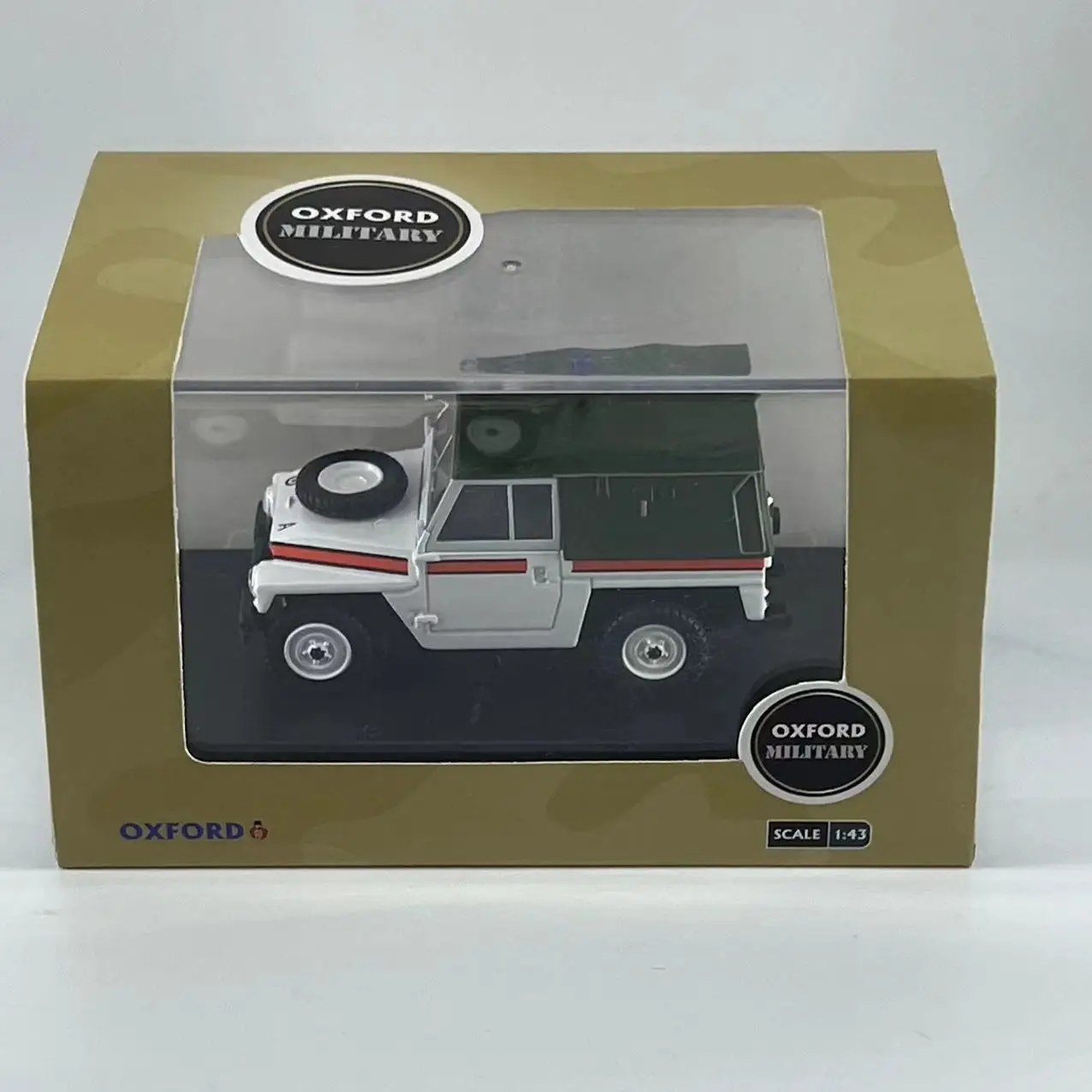 Литая под давлением масштаб 1:43 Land Rover, легкая модель автомобиля из оксфордского сплава, Коллекционная игрушка, подарок, сувенир, демонстрационный орнамент
Литая под давлением масштаб 1:43 Land Rover, легкая модель автомобиля из оксфордского сплава, Коллекционная игрушка, подарок, сувенир, демонстрационный орнамент