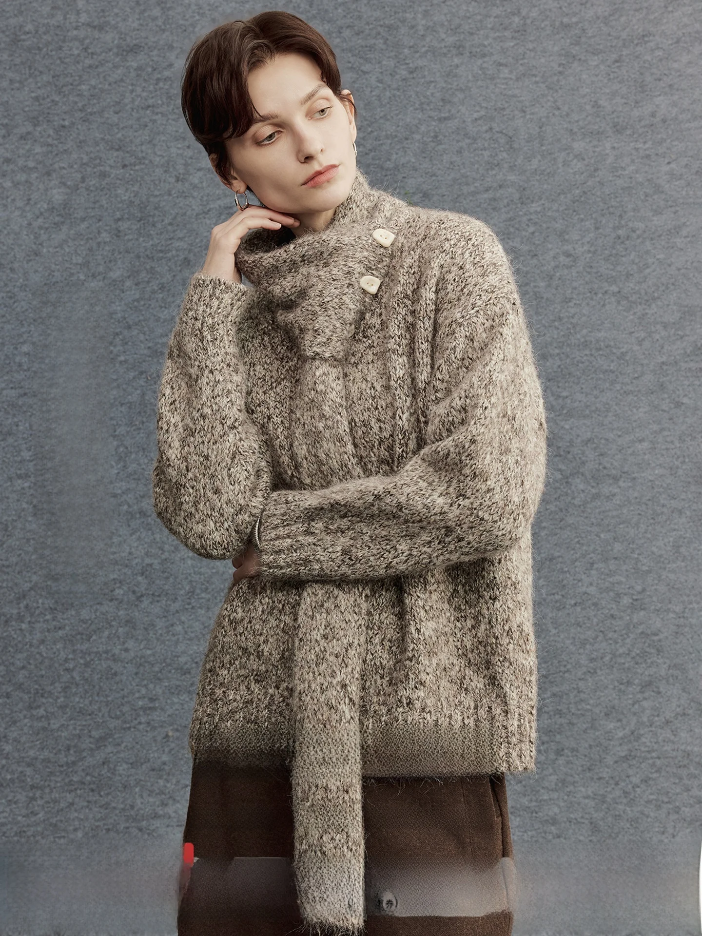 Съемный шило-свитер с цветочным принтом, свободный H-образный дизайн, художественная трикотажная одежда с v-образным вырезом для женщин, осенне-зимняя мода
Съемный шило-свитер с цветочным принтом, свободный H-образный дизайн, художественная трикотажная одежда с v-образным вырезом для женщин, осенне-зимняя мода