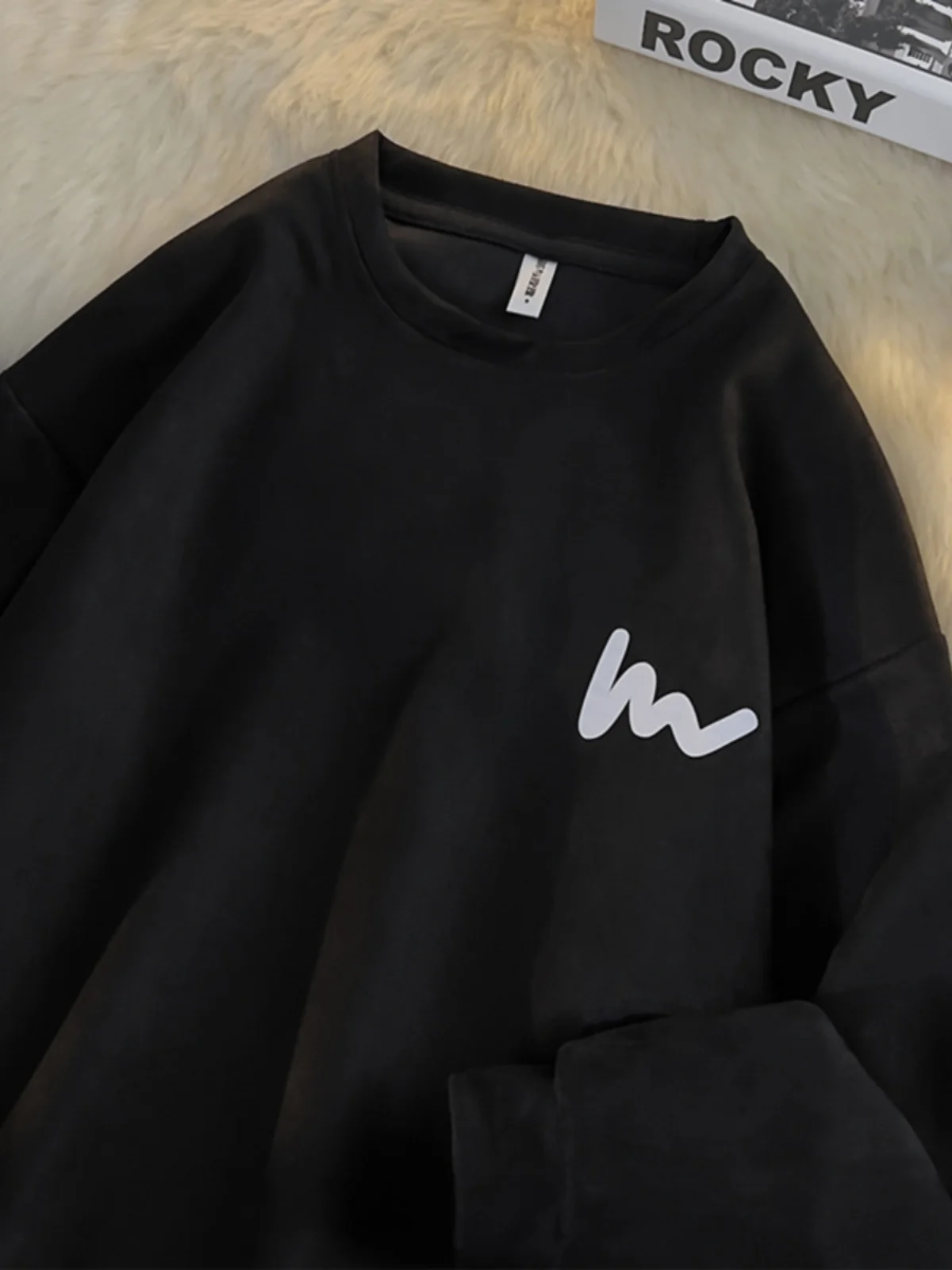 Mens No Hat Hoodies Y2K Hem Bottom Layer Length Regular Short Under Cover Back Detail Complete Piece Item Product Available Boxy
Mens No Hat Hoodies Y2K Hem Bottom Layer Length Regular Short Under Cover Back Detail Complete Piece Item Product Available Boxy