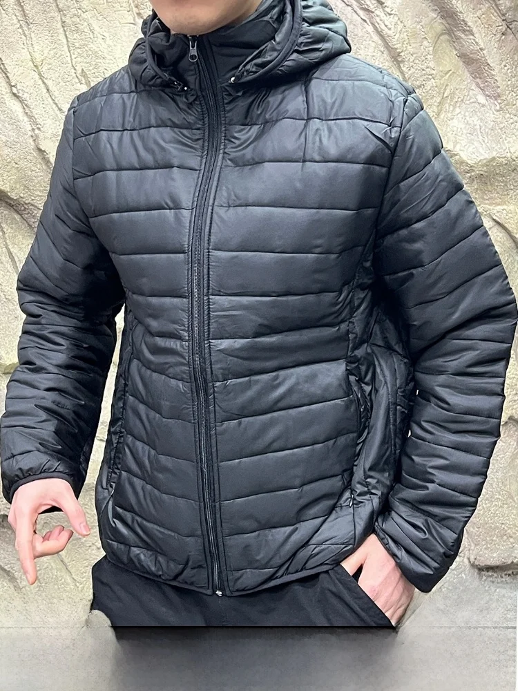 Lightweight Cotton Jaet for Men with Hood Waterproof Autumn Winter Faionable Stand Fit Long Sve Pure Color Youth Trend
Lightweight Cotton Jaet for Men with Hood Waterproof Autumn Winter Faionable Stand Fit Long Sve Pure Color Youth Trend