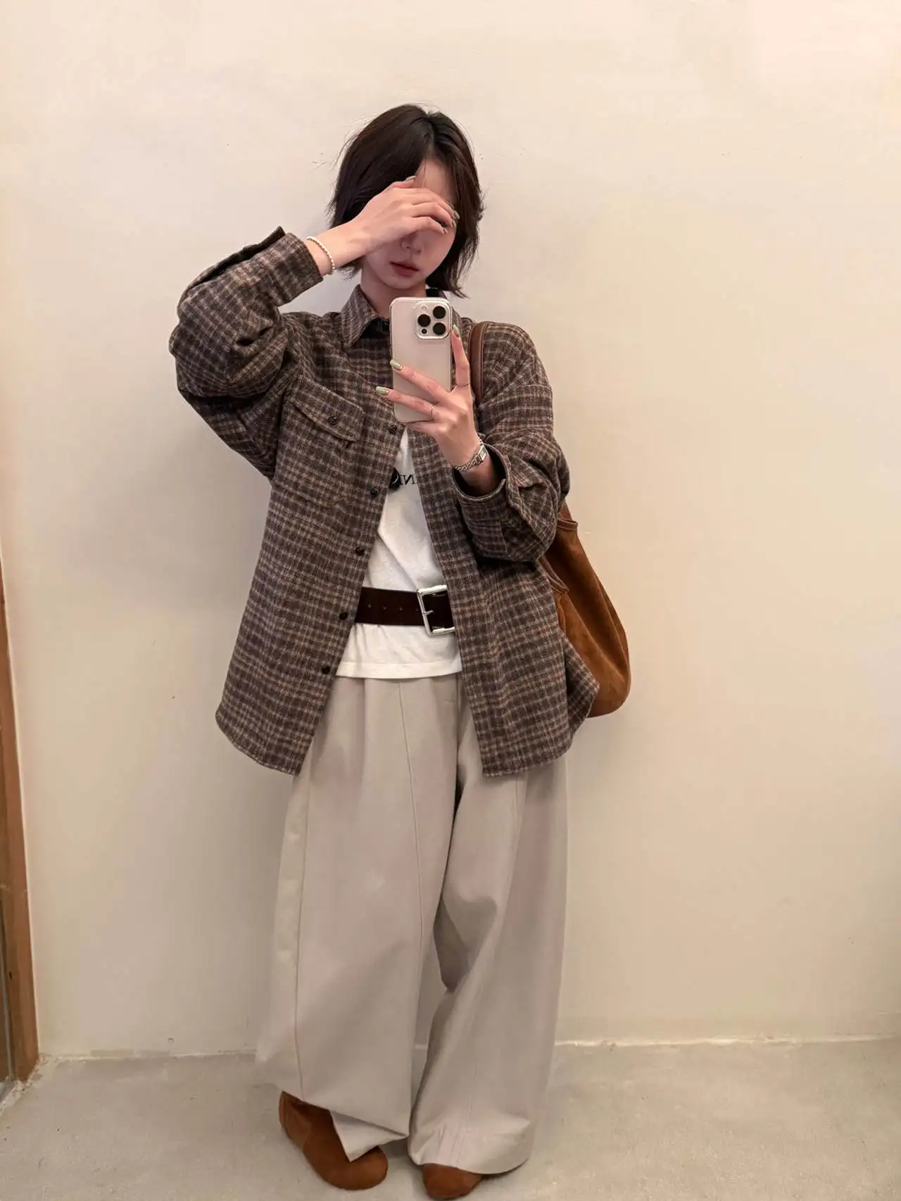 Женское шерстяное пальто в стиле ретро с длинными рукавами, повседневная верхняя одежда из войлока с узором, осенняя модная верхняя одежда H9070
Женское шерстяное пальто в стиле ретро с длинными рукавами, повседневная верхняя одежда из войлока с узором, осенняя модная верхняя одежда H9070