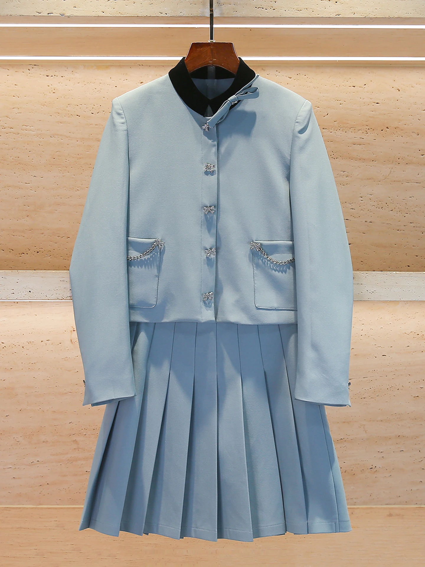 Elegant Knot Suit Jacket And Half Skirt Set High Waist Pleated Spring Fashion Women's Premium Clothing Ensemble
Elegant Knot Suit Jacket And Half Skirt Set High Waist Pleated Spring Fashion Women's Premium Clothing Ensemble
