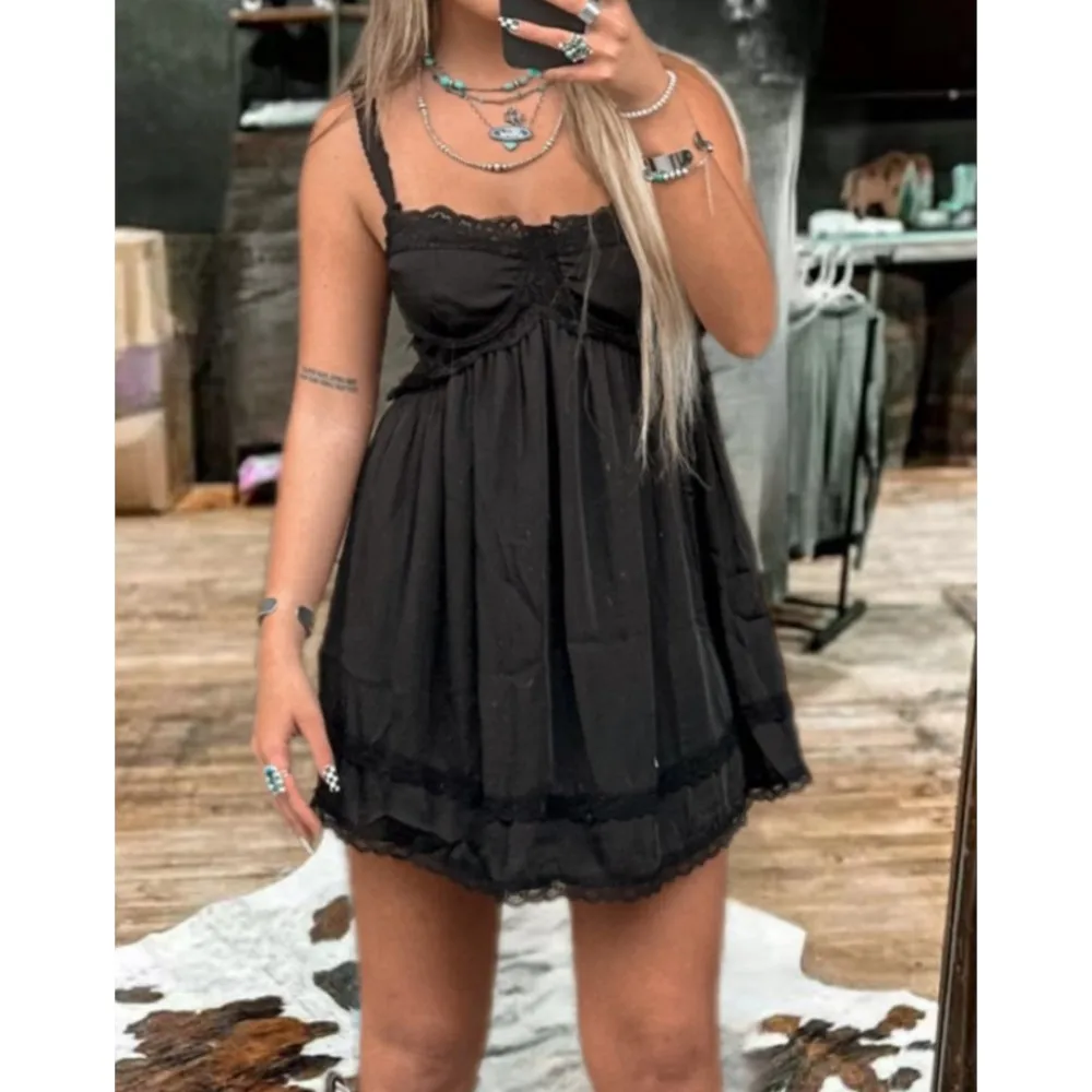 Women's Summer Seaside Sleeveless Sexy Strap Tube Top Casual Solid Color Lace Elegant Female Nightclub Dress 2026
Women's Summer Seaside Sleeveless Sexy Strap Tube Top Casual Solid Color Lace Elegant Female Nightclub Dress 2026