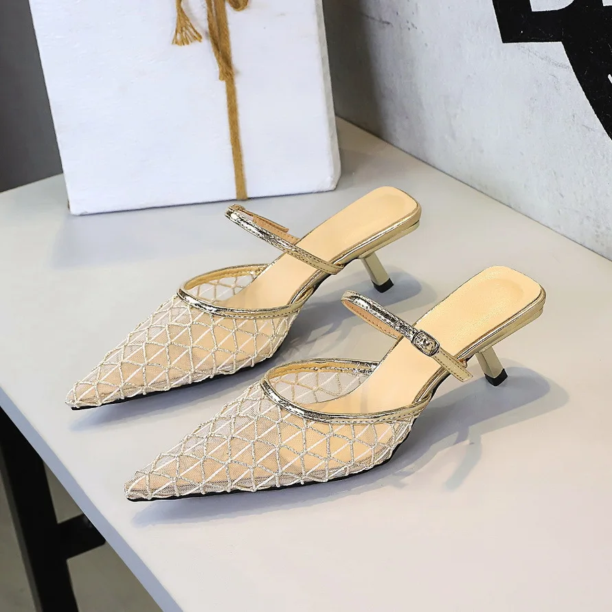 2025: французские сетчатые кружевные полутапочки с острым носком на тонком каблуке и закрытым носком, женские верхние тапочки с полым ремешком, сексуальные модные тапочки
2025: французские сетчатые кружевные полутапочки с острым носком на тонком каблуке и закрытым носком, женские верхние тапочки с полым ремешком, сексуальные модные тапочки