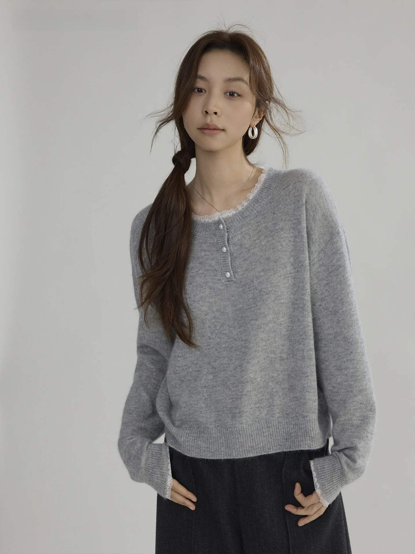 Joli Choose Wool Lace Trim Design Simple Versatile Top Lazy Style round Neck Knitted Sweater French Style Long Sleeve Loose Fit
Joli Choose Wool Lace Trim Design Simple Versatile Top Lazy Style round Neck Knitted Sweater French Style Long Sleeve Loose Fit