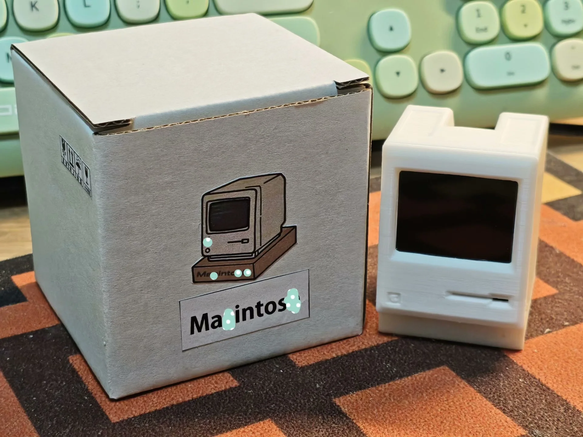 Pocket Macintosh Emulator, Miniature Classic Mac Computer Model, PIC Microcontroller Development Board, Retro Gaming
Pocket Macintosh Emulator, Miniature Classic Mac Computer Model, PIC Microcontroller Development Board, Retro Gaming