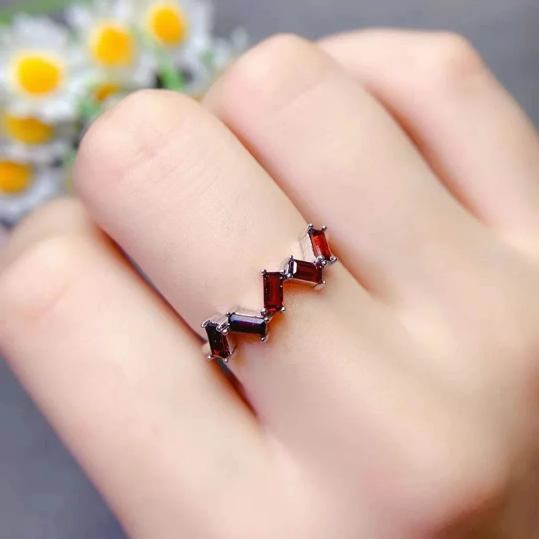 Unique Design 925 Silver Gemstone Ring for Girl 2mm*4mm Total 0.6ct Natural Garnet Ring 18K Gold Plated
Unique Design 925 Silver Gemstone Ring for Girl 2mm*4mm Total 0.6ct Natural Garnet Ring 18K Gold Plated