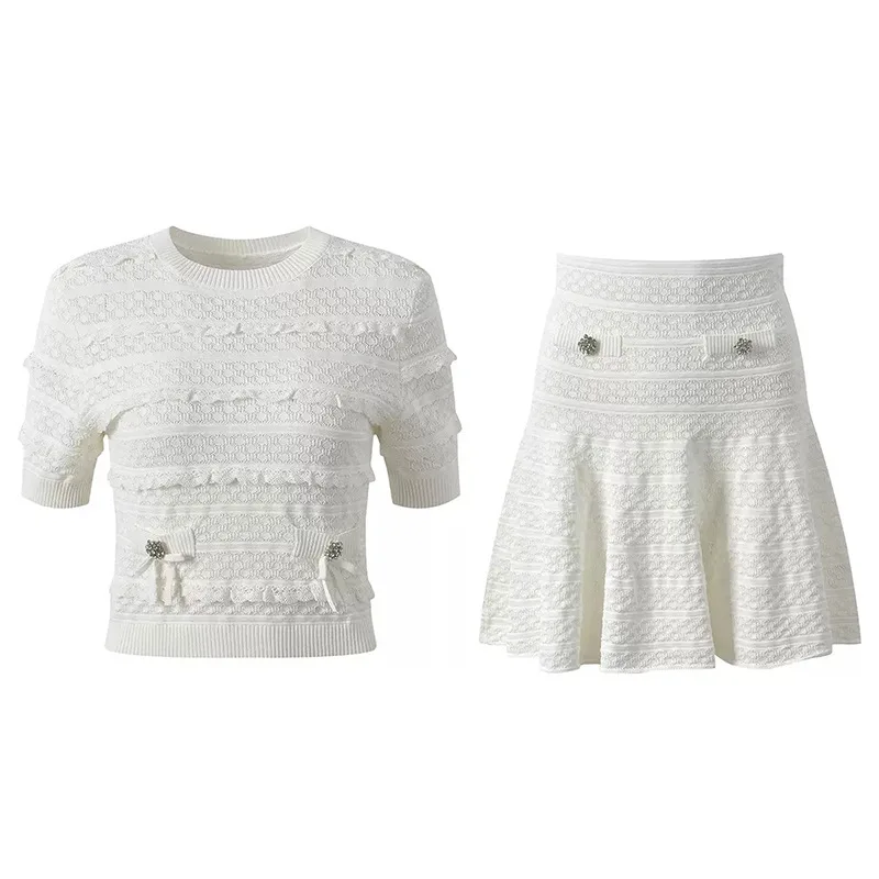 2026 new white knitted two-piece suit for women, round neck short-sleeved top or slim-fitting short skirt
2026 new white knitted two-piece suit for women, round neck short-sleeved top or slim-fitting short skirt