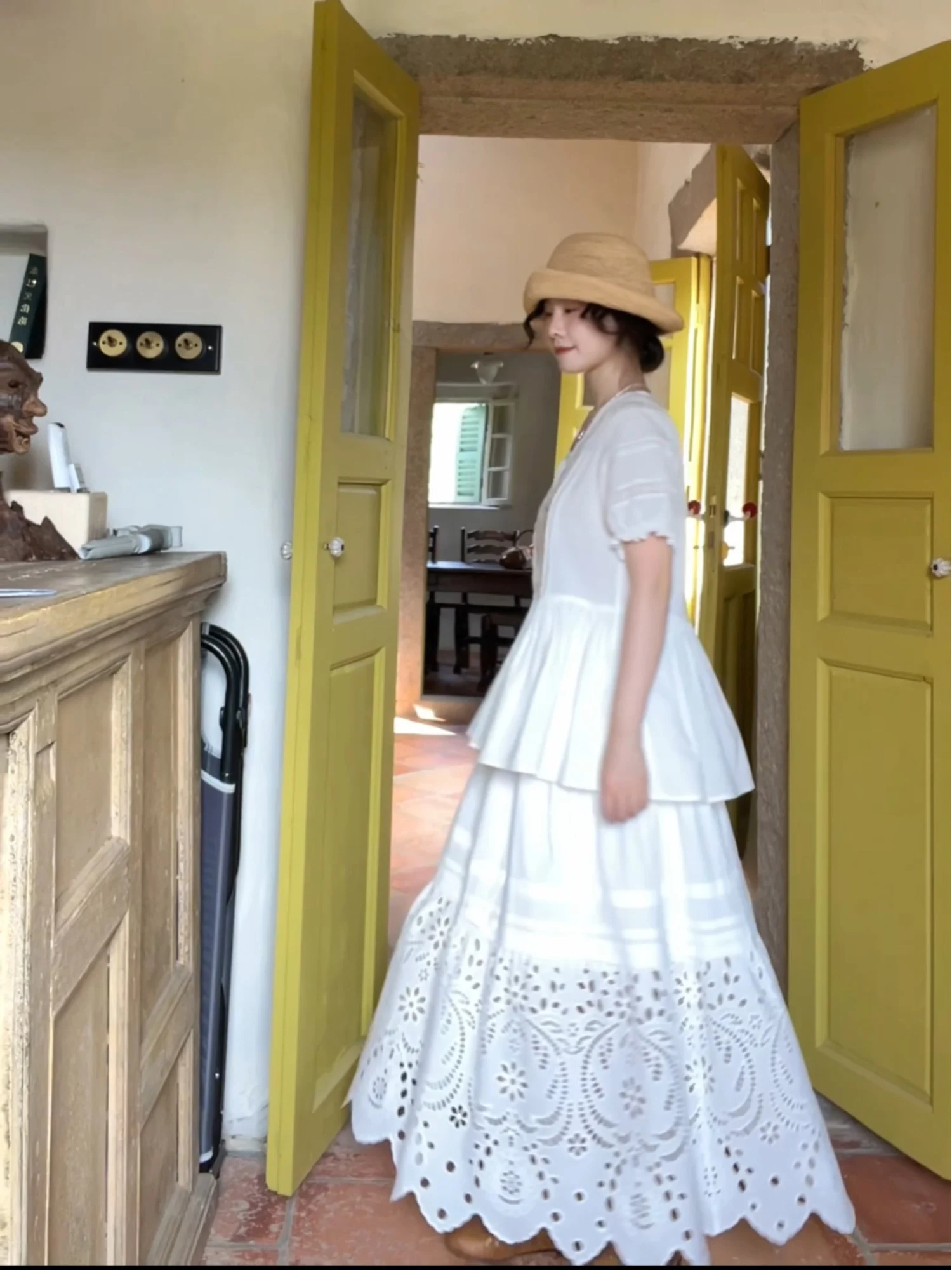Summer Elegant White Embroidered Heavy Work Laser Cutout Asymmetrical Hem A-Line Midi Skirt High Waist Long Skirt
Summer Elegant White Embroidered Heavy Work Laser Cutout Asymmetrical Hem A-Line Midi Skirt High Waist Long Skirt