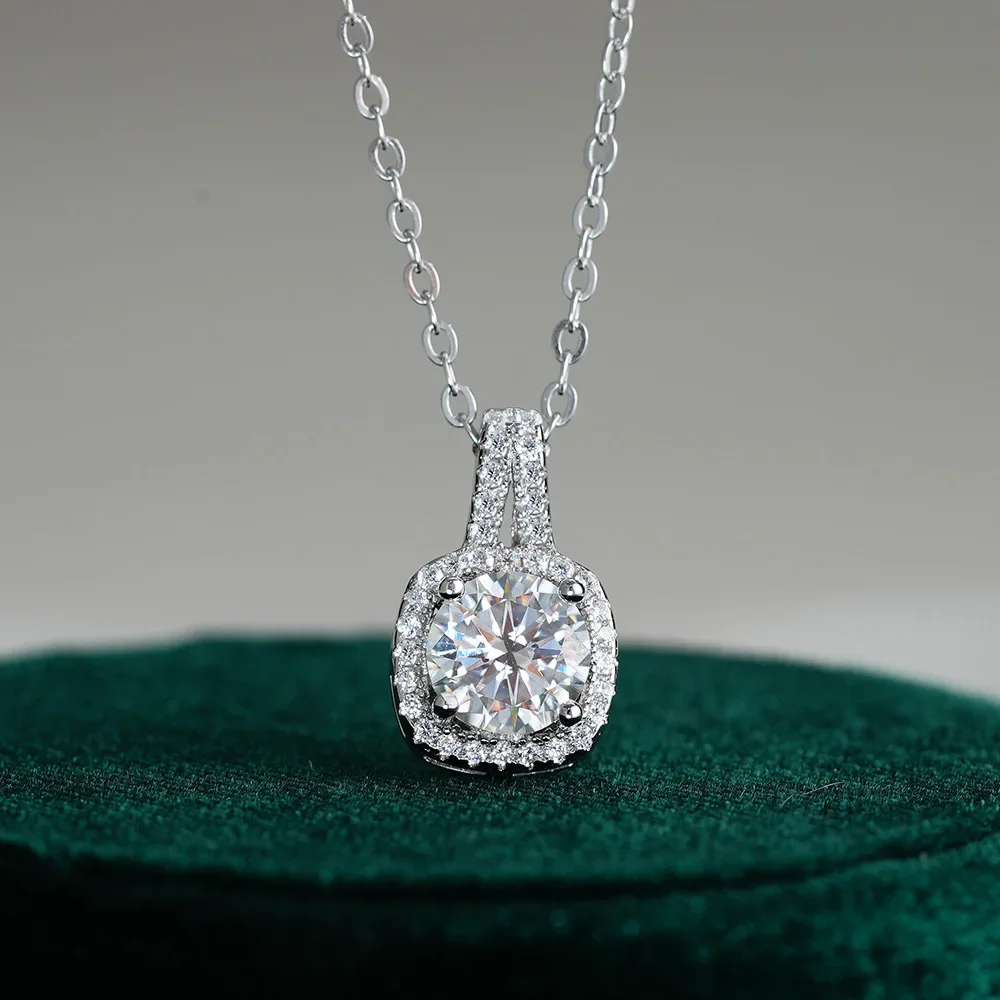 Luxury Solid Platinum PT950 1 karat women's moissanite necklace pendant
Luxury Solid Platinum PT950 1 karat women's moissanite necklace pendant