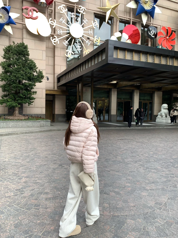 YUYEE Winter Puffer Jaet Women's Thiened Lightweight Non-fluffy Hat Design Warm Outerwear Casual Sle Long Sve
YUYEE Winter Puffer Jaet Women's Thiened Lightweight Non-fluffy Hat Design Warm Outerwear Casual Sle Long Sve