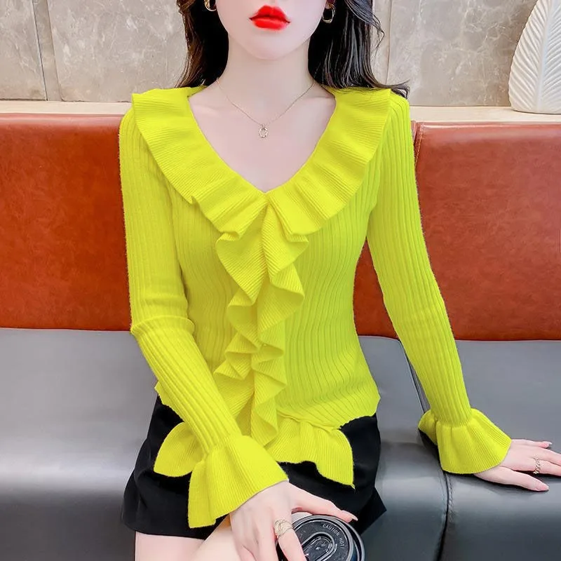 Ruffle Leaf Edge Temperament V-neck Women's 2024 Autumn New Winter Knitted Sweater Pullover Slim Fit Long-sleeved Top
Ruffle Leaf Edge Temperament V-neck Women's 2024 Autumn New Winter Knitted Sweater Pullover Slim Fit Long-sleeved Top