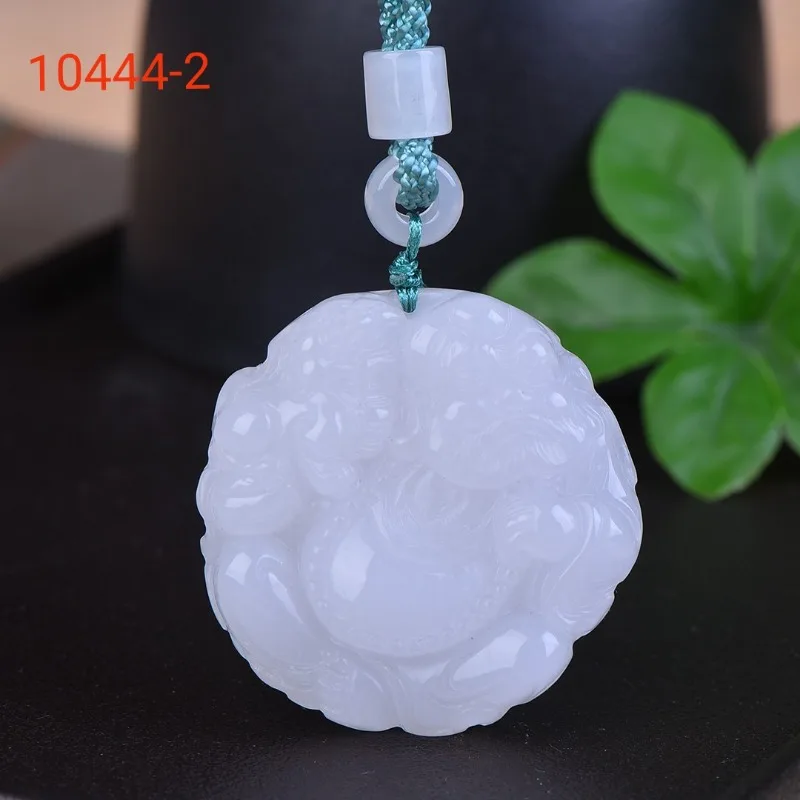 Natural Exquisite White Gold Silk Jade Arhat Pendant.
Natural Exquisite White Gold Silk Jade Arhat Pendant.