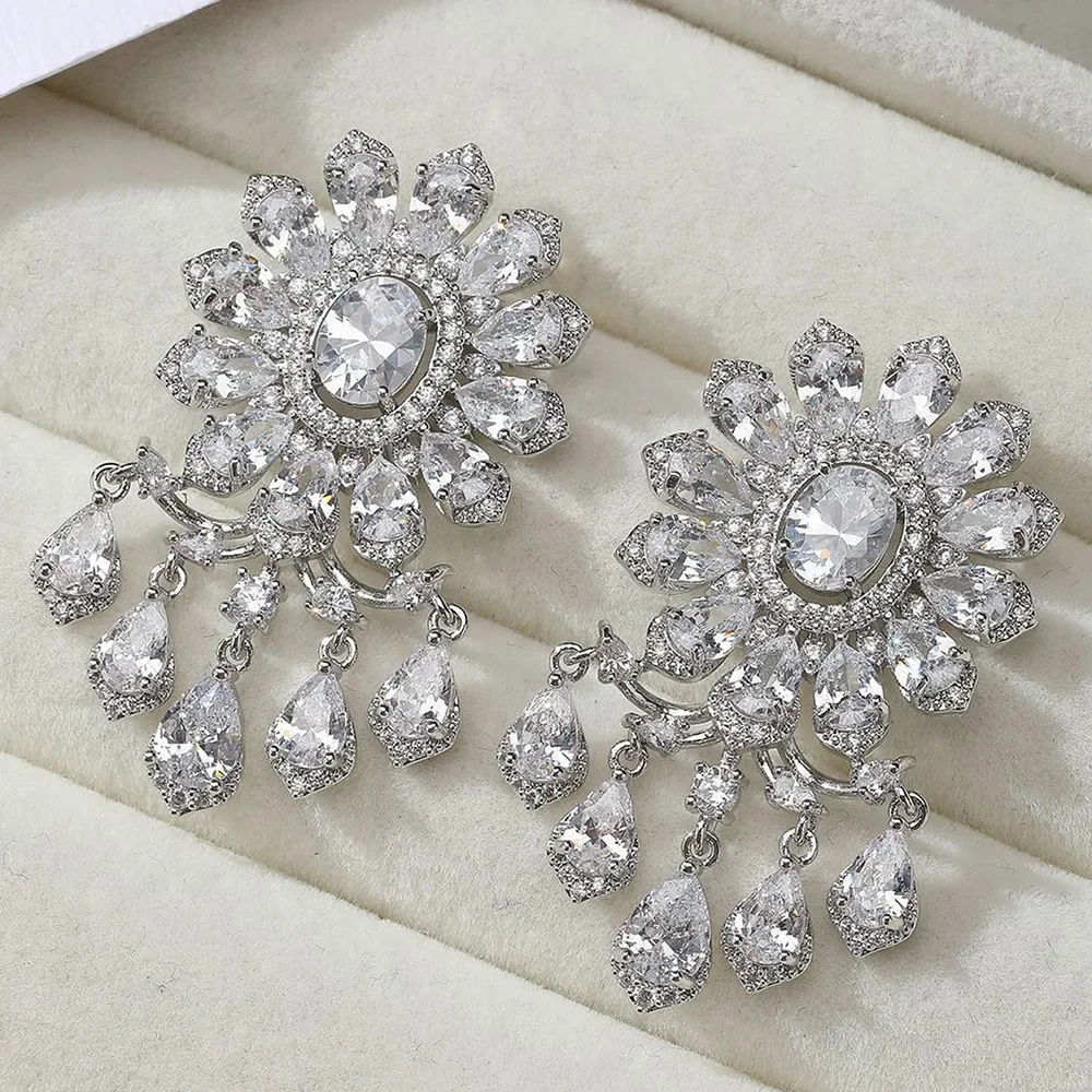 Soramoore New Trendy Green Purple Clear CZ Earrings for Women Lady Anniversary Gift Jewelry Wholesale Valentine's Day
Soramoore New Trendy Green Purple Clear CZ Earrings for Women Lady Anniversary Gift Jewelry Wholesale Valentine's Day