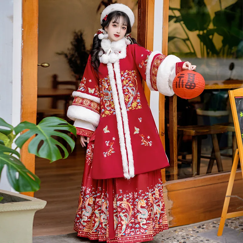 Ming Dynasty Hanfu female clothing, including thick long gown, square skirt, cloud shoulder ancient costume
Ming Dynasty Hanfu female clothing, including thick long gown, square skirt, cloud shoulder ancient costume