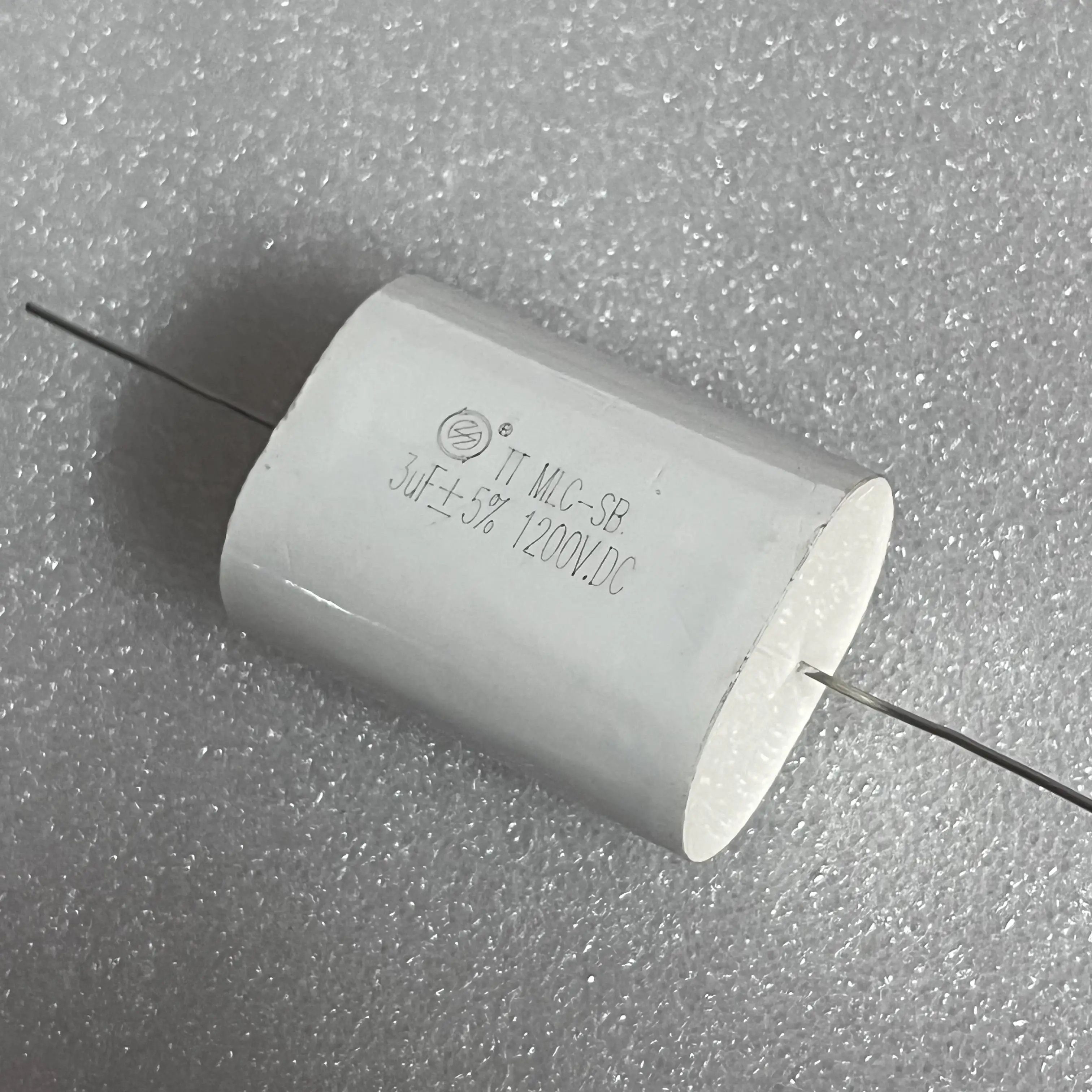 5PCS/Brand new MLC-SB type 3UF 1200V DC thick copper pin IGBT non-inductive absorption capacitor
5PCS/Brand new MLC-SB type 3UF 1200V DC thick copper pin IGBT non-inductive absorption capacitor