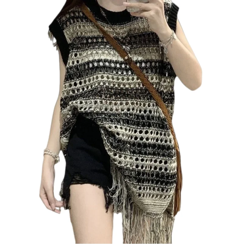 Женский ретро-топ без рукавов, летний, модный, с вырезами, контрастными полосками, средней длины, с бахромой
Женский ретро-топ без рукавов, летний, модный, с вырезами, контрастными полосками, средней длины, с бахромой