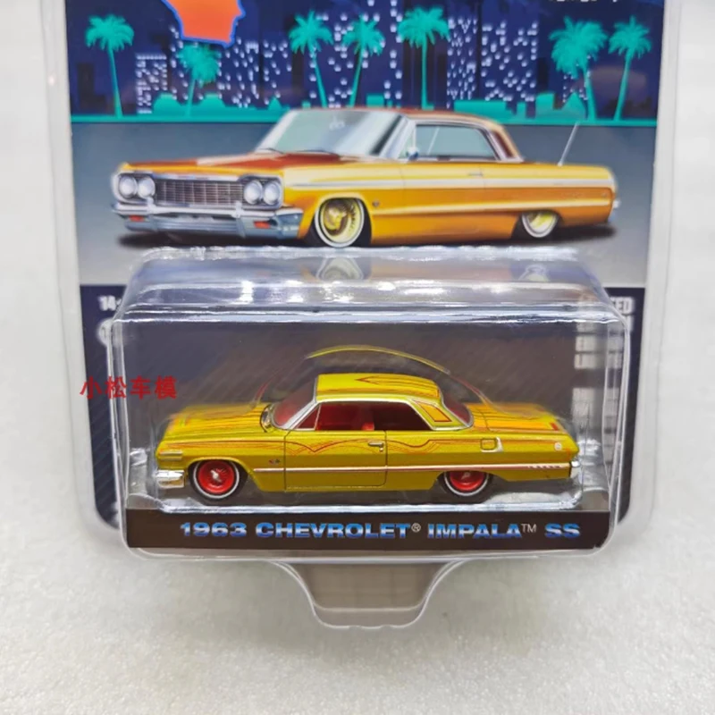 Diecast 1:64 Scale 4 - 1963 Impala SS Alloy Car Model Collection Souvenir Display Ornaments Vehicle Toy
Diecast 1:64 Scale 4 - 1963 Impala SS Alloy Car Model Collection Souvenir Display Ornaments Vehicle Toy