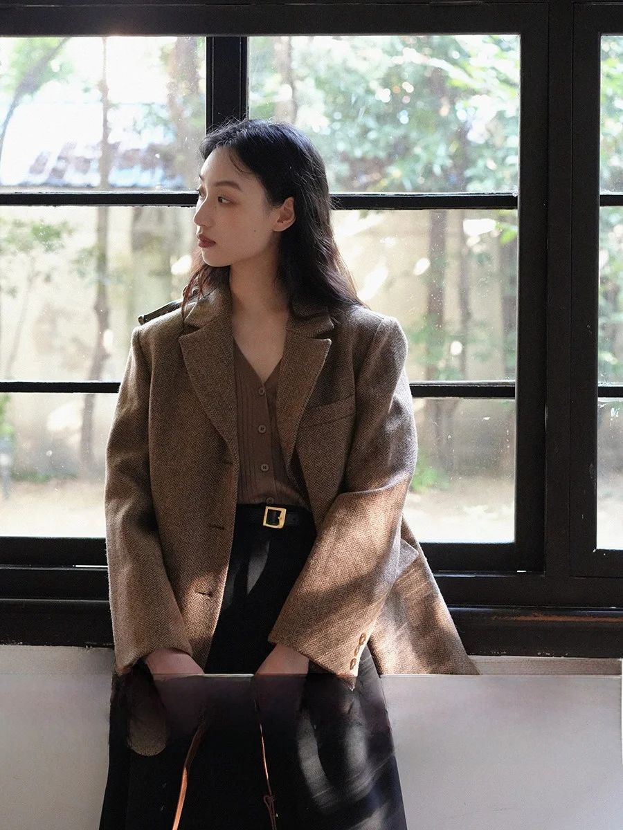 Ginnkee Vintage Tweed Full Wool Outerwear Women's Autumn Winter Loose High-End Feelings Suit Jaet Classic ket Design
Ginnkee Vintage Tweed Full Wool Outerwear Women's Autumn Winter Loose High-End Feelings Suit Jaet Classic ket Design