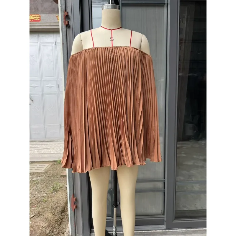 2026 Summer Off-Shoulder Commuter Fashion Casual Shorts Pleated Set
2026 Summer Off-Shoulder Commuter Fashion Casual Shorts Pleated Set