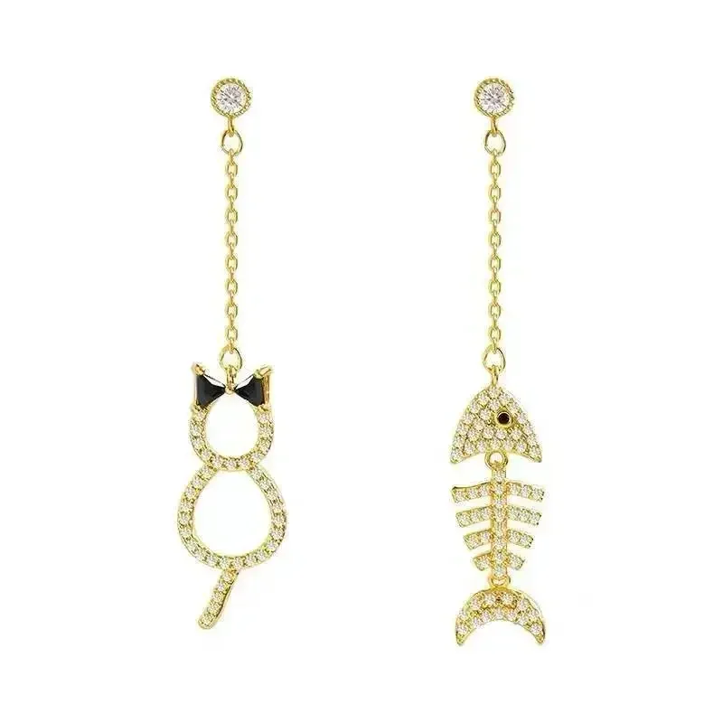 New Europe Titanium steel earring Crystal from Austrian fashion creative Earrings The cute cat eats fish with zircon
New Europe Titanium steel earring Crystal from Austrian fashion creative Earrings The cute cat eats fish with zircon