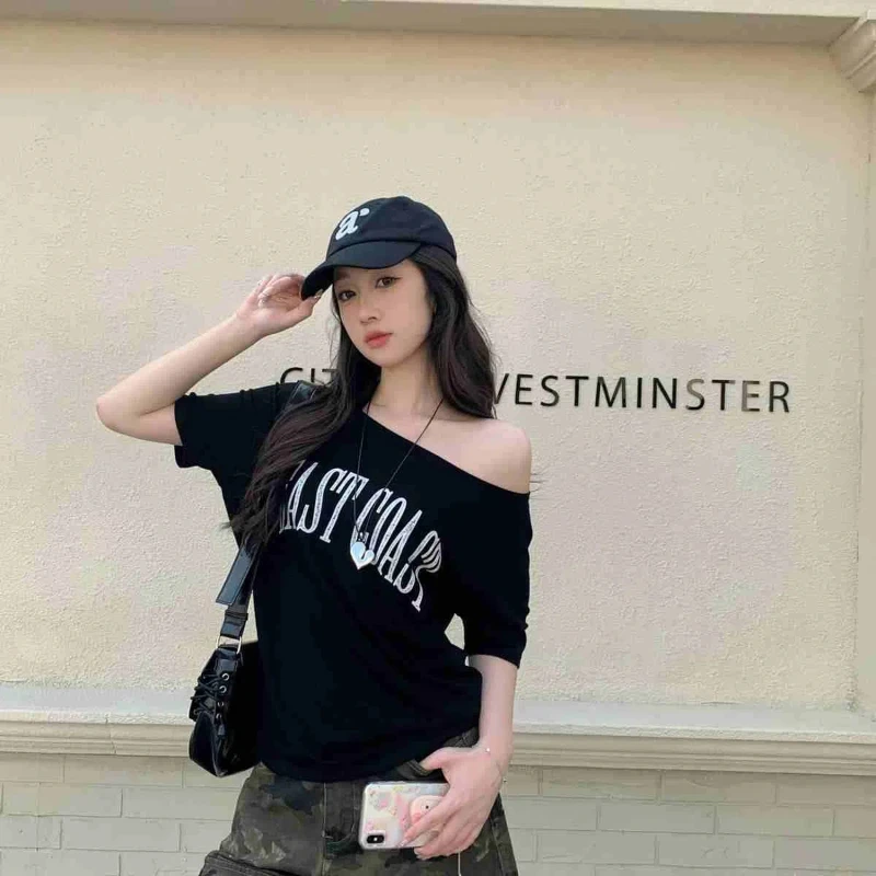Vintage Printing Letter Tops Women Clothing Summer New Short Sleeve Off Shoulder Loose Sexy All-match T Shirts Fashion Casual
Vintage Printing Letter Tops Women Clothing Summer New Short Sleeve Off Shoulder Loose Sexy All-match T Shirts Fashion Casual