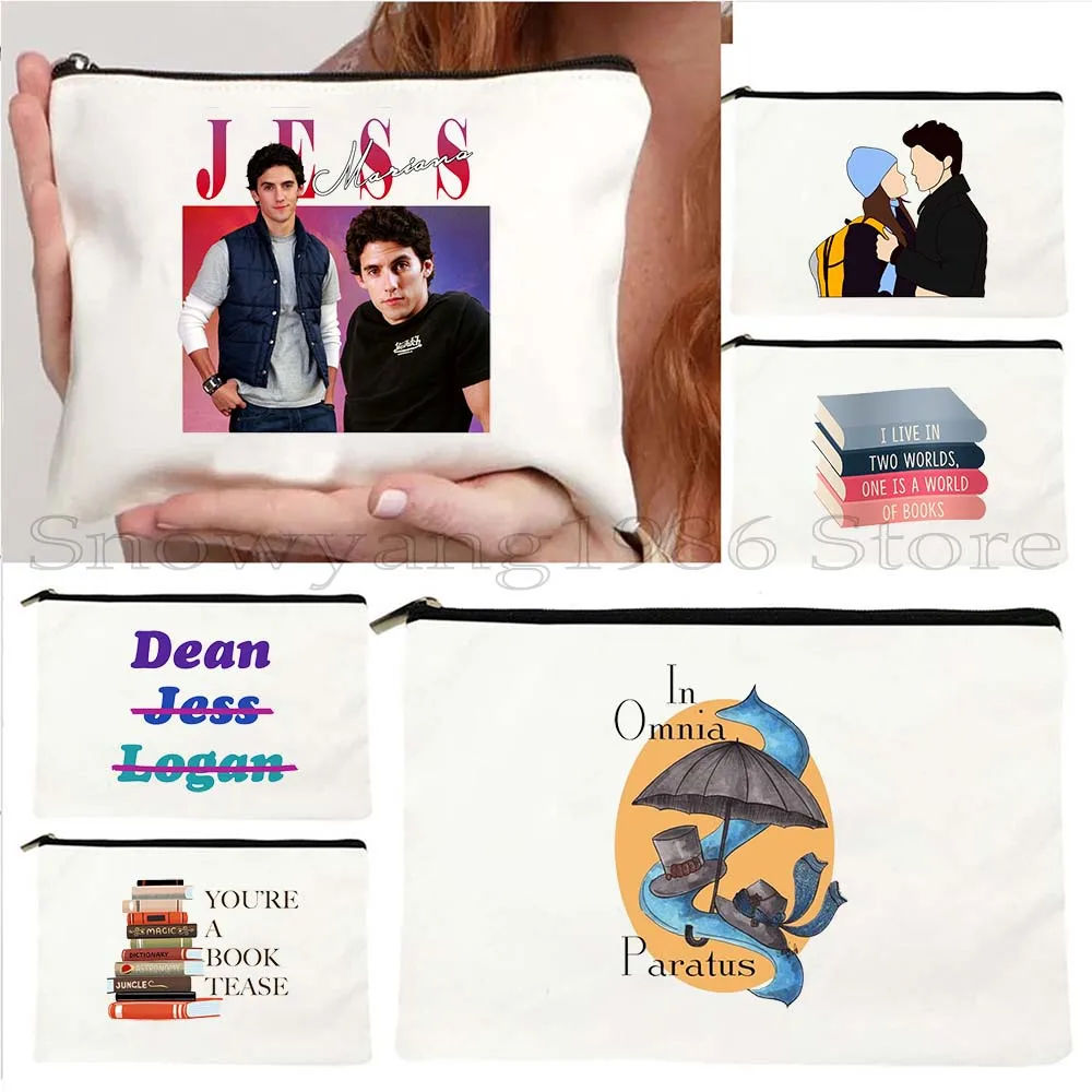 Vintage Team Jess Mariano Gilmore Girl Rory Omnia Paratus Books Rory Cute Canvas Cosmetic Bag Makeup Lipstick Pouch Pencil Case
Vintage Team Jess Mariano Gilmore Girl Rory Omnia Paratus Books Rory Cute Canvas Cosmetic Bag Makeup Lipstick Pouch Pencil Case