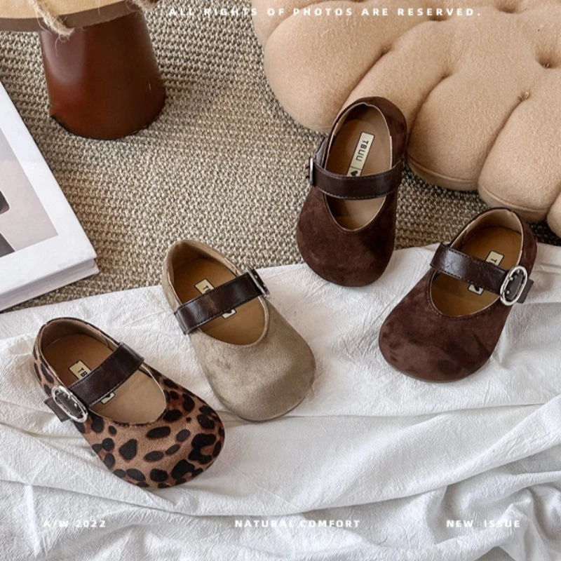 Модные детские туфли с леопардовым принтом, весна 2026, новые милые туфли для девочек, ретро-туфли для принцесс, брендовые кожаные туфли для девочек, Chaussures Enfant Fille
Модные детские туфли с леопардовым принтом, весна 2026, новые милые туфли для девочек, ретро-туфли для принцесс, брендовые кожаные туфли для девочек, Chaussures Enfant Fille