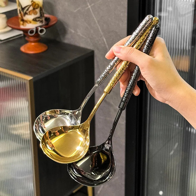 Long Hammered 304 Stainless Steel Soup Spoon Colander Kitchen Ladle for Noodles Hot Pot Public Serving Spoons Fashion Tableware
Long Hammered 304 Stainless Steel Soup Spoon Colander Kitchen Ladle for Noodles Hot Pot Public Serving Spoons Fashion Tableware
