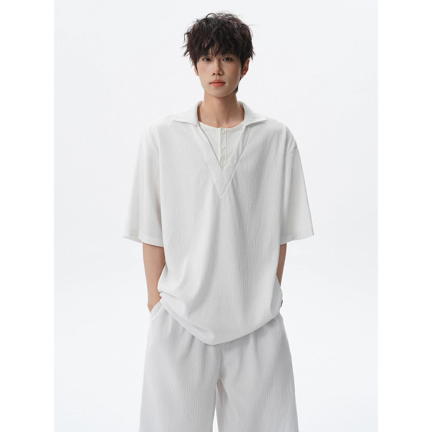 2026 model summer men's loose casual oversized cool and smooth short-sleeved set
2026 model summer men's loose casual oversized cool and smooth short-sleeved set