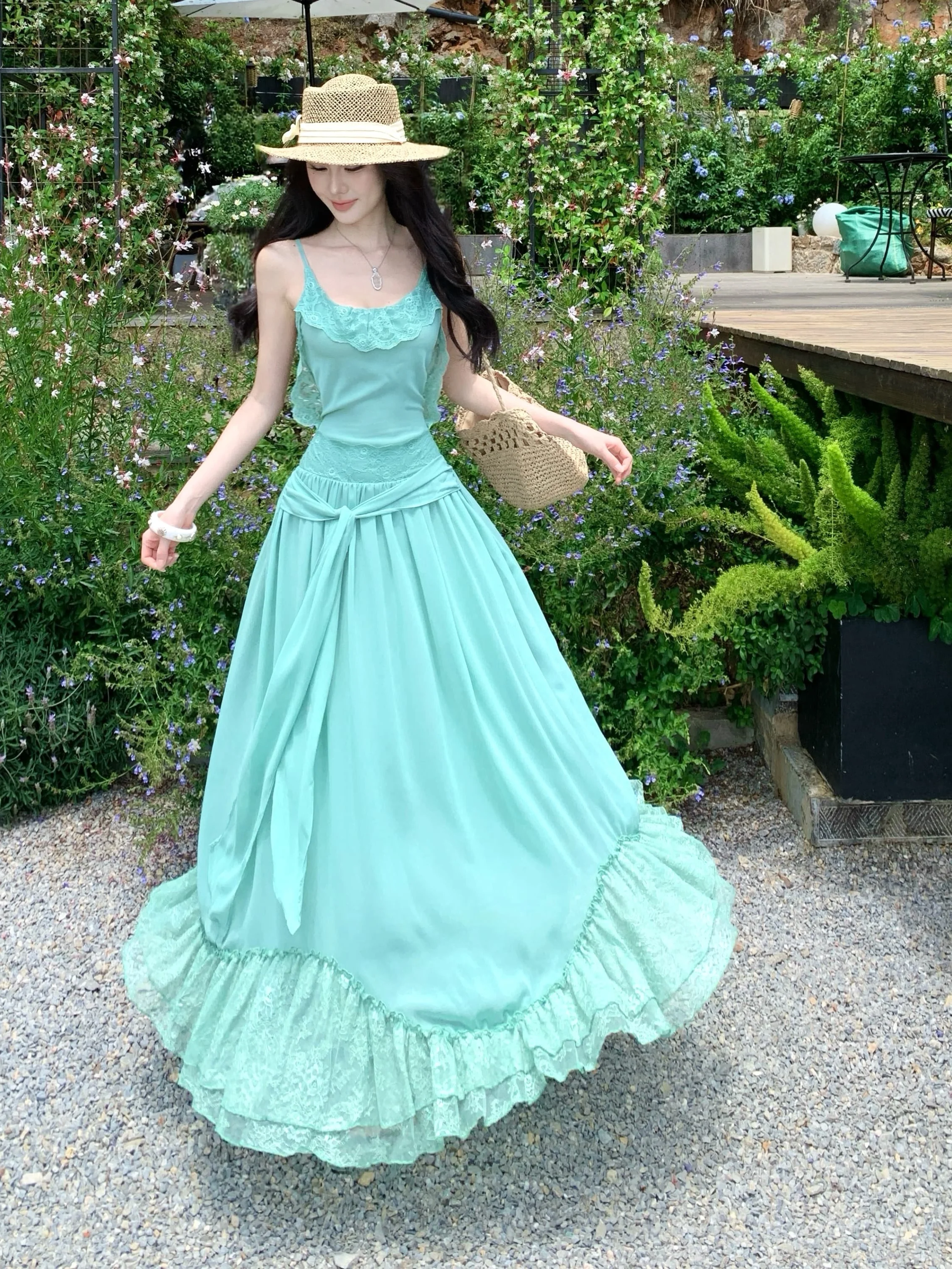 Unique Heavy Work Beautiful Waist Cinching Back Strap Lace Vacation Dress Long Strapless Dress French Style Summer Ladies' Dress
Unique Heavy Work Beautiful Waist Cinching Back Strap Lace Vacation Dress Long Strapless Dress French Style Summer Ladies' Dress