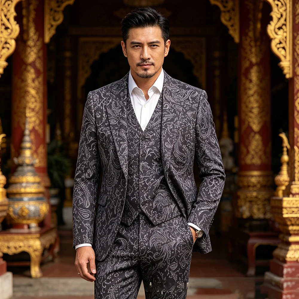 High Quality Men's Suits Luxury Single Breasted Notch Lapel Blazer Handsome Customized 3 Piece Jacket Pants Vest Full Sets 2026
High Quality Men's Suits Luxury Single Breasted Notch Lapel Blazer Handsome Customized 3 Piece Jacket Pants Vest Full Sets 2026