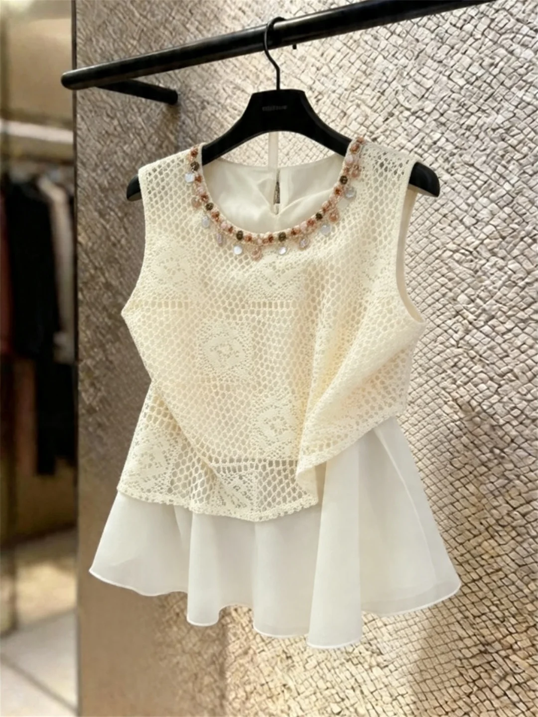 Bohemian Style Lace Splice Hollow out Vest Top Women's Summer Fashion High End Clothing Guangzhou Thirteenth Factory
Bohemian Style Lace Splice Hollow out Vest Top Women's Summer Fashion High End Clothing Guangzhou Thirteenth Factory
