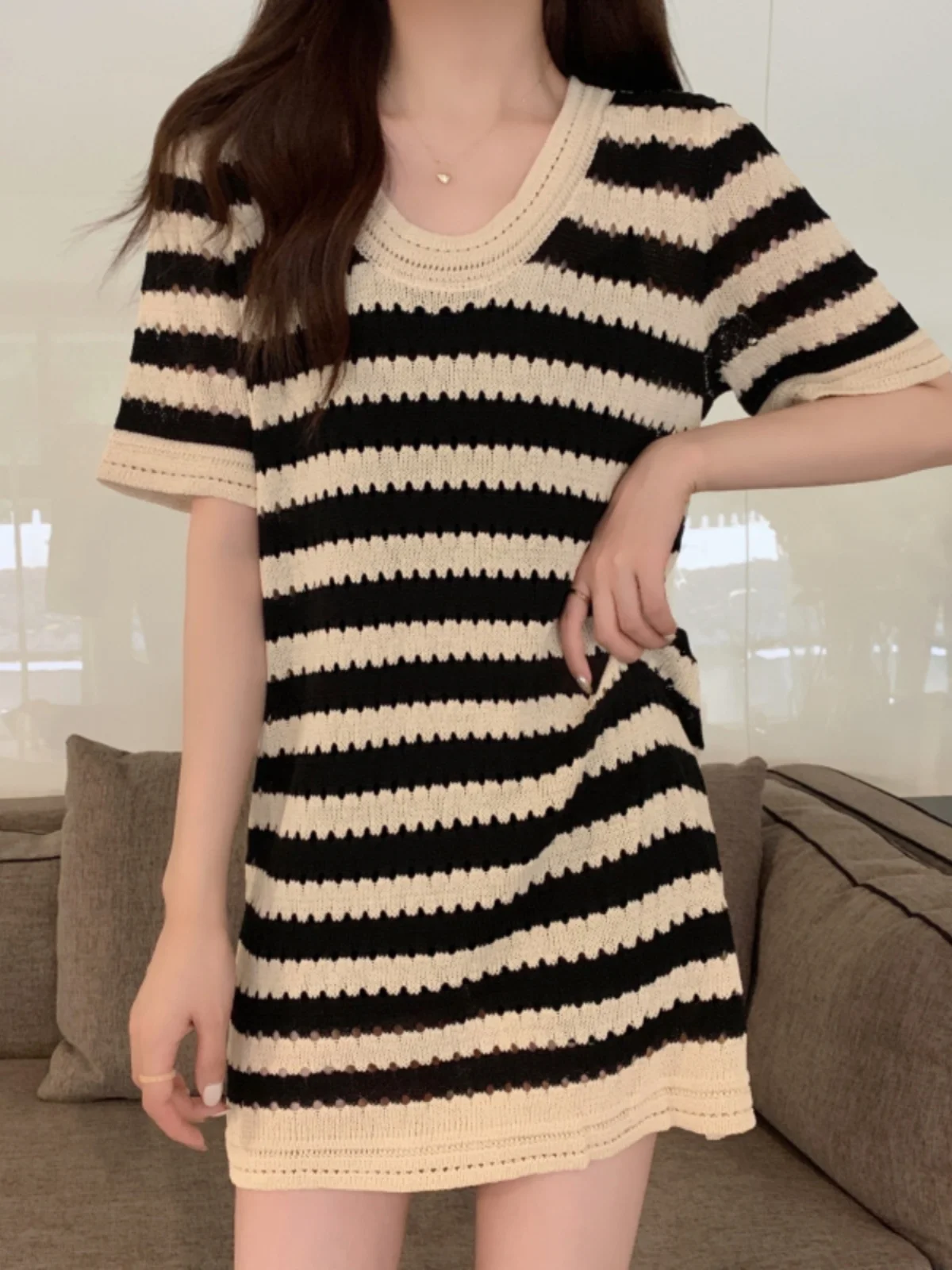 Женская полосатая полая трикотажная летняя утягивающая юбка трапециевидной формы в Корейском стиле, повседневная дышащая юбка Dr
Женская полосатая полая трикотажная летняя утягивающая юбка трапециевидной формы в Корейском стиле, повседневная дышащая юбка Dr