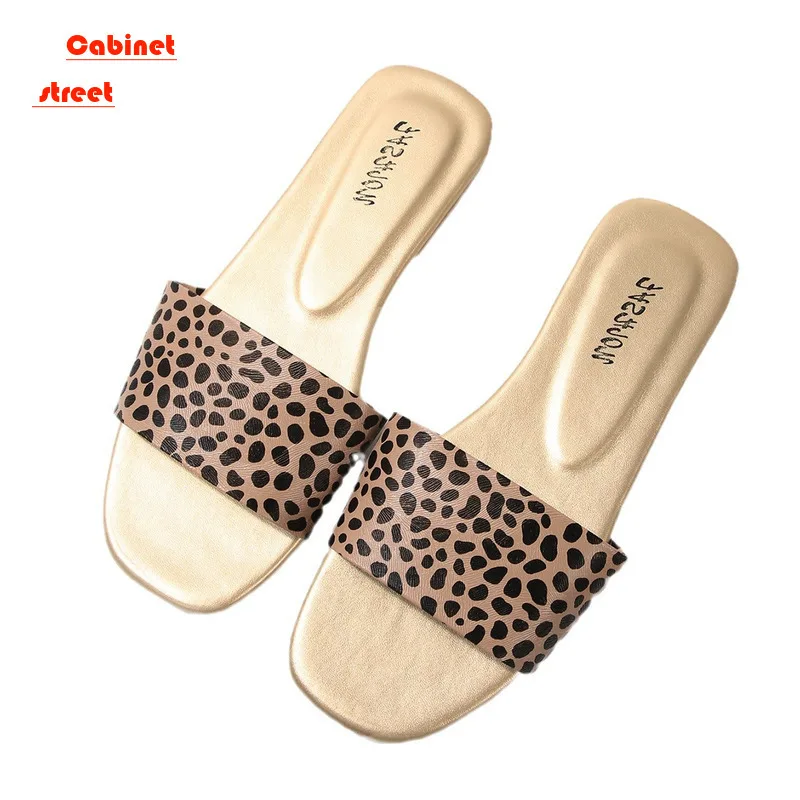 Leopard Print Outside Wearing Slippers Flip Flops Women 2024 Summer New Flat Flat Square Slippers Women Sandals A Slip-on Home
Leopard Print Outside Wearing Slippers Flip Flops Women 2024 Summer New Flat Flat Square Slippers Women Sandals A Slip-on Home