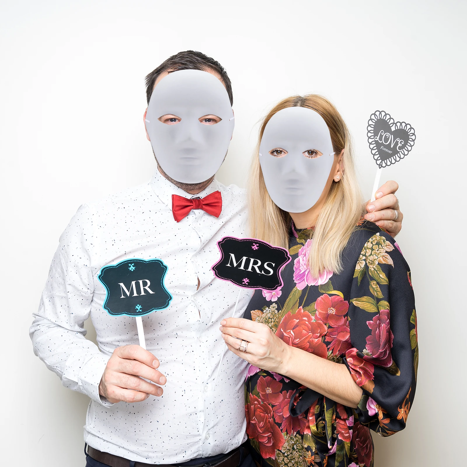 9 Pcs DIY H Paintable Masks White Paper Face Masquerade Unpainted Cosplay Props Halloween Party Arts Craft School Activities
9 Pcs DIY H Paintable Masks White Paper Face Masquerade Unpainted Cosplay Props Halloween Party Arts Craft School Activities