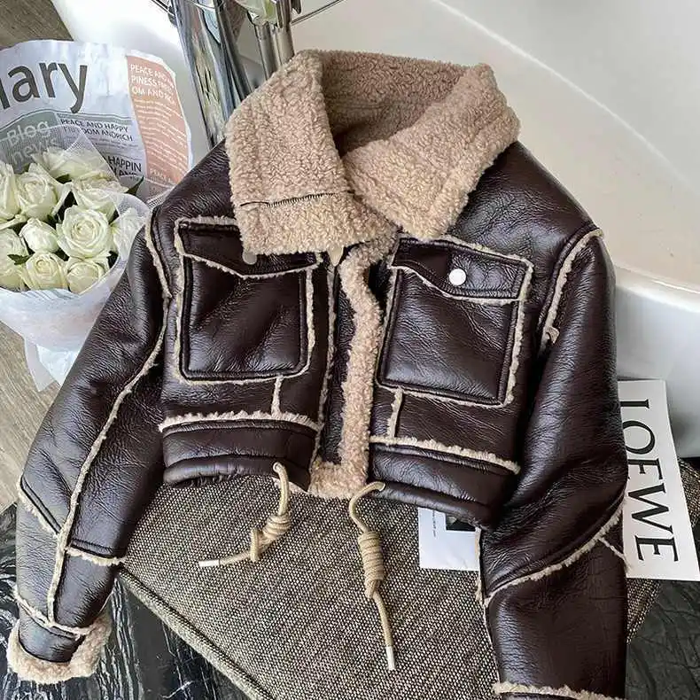 Sheepskin Wool Leather Jacket Girl Fleece Warm Winter Motorcycle Jacket Patchwork Short Coat Streetwear Design PU Leather Coat
Sheepskin Wool Leather Jacket Girl Fleece Warm Winter Motorcycle Jacket Patchwork Short Coat Streetwear Design PU Leather Coat