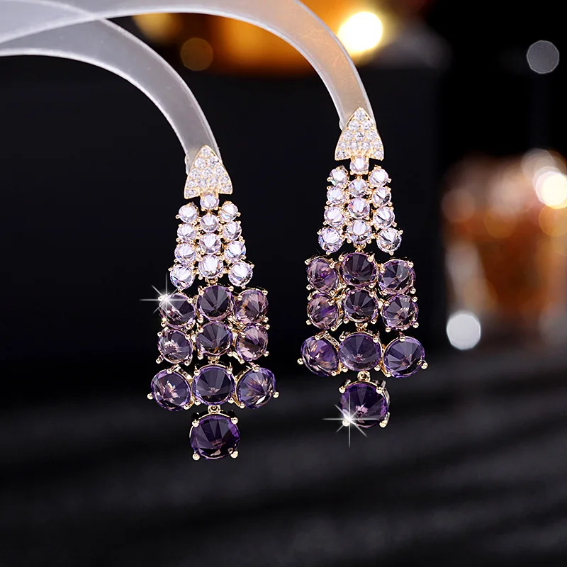 Европейские и американские тяжелые ремесленные красочные аксессуары из циркона для женщин S925, серебряные иглы, длинные геометрические серьги, платье фиолетового цвета
Европейские и американские тяжелые ремесленные красочные аксессуары из циркона для женщин S925, серебряные иглы, длинные геометрические серьги, платье фиолетового цвета