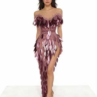 Pink leaf dress birthday side slit plunging long dress for bridal banquet model runway show daughter's party evening dress.
Pink leaf dress birthday side slit plunging long dress for bridal banquet model runway show daughter's party evening dress.