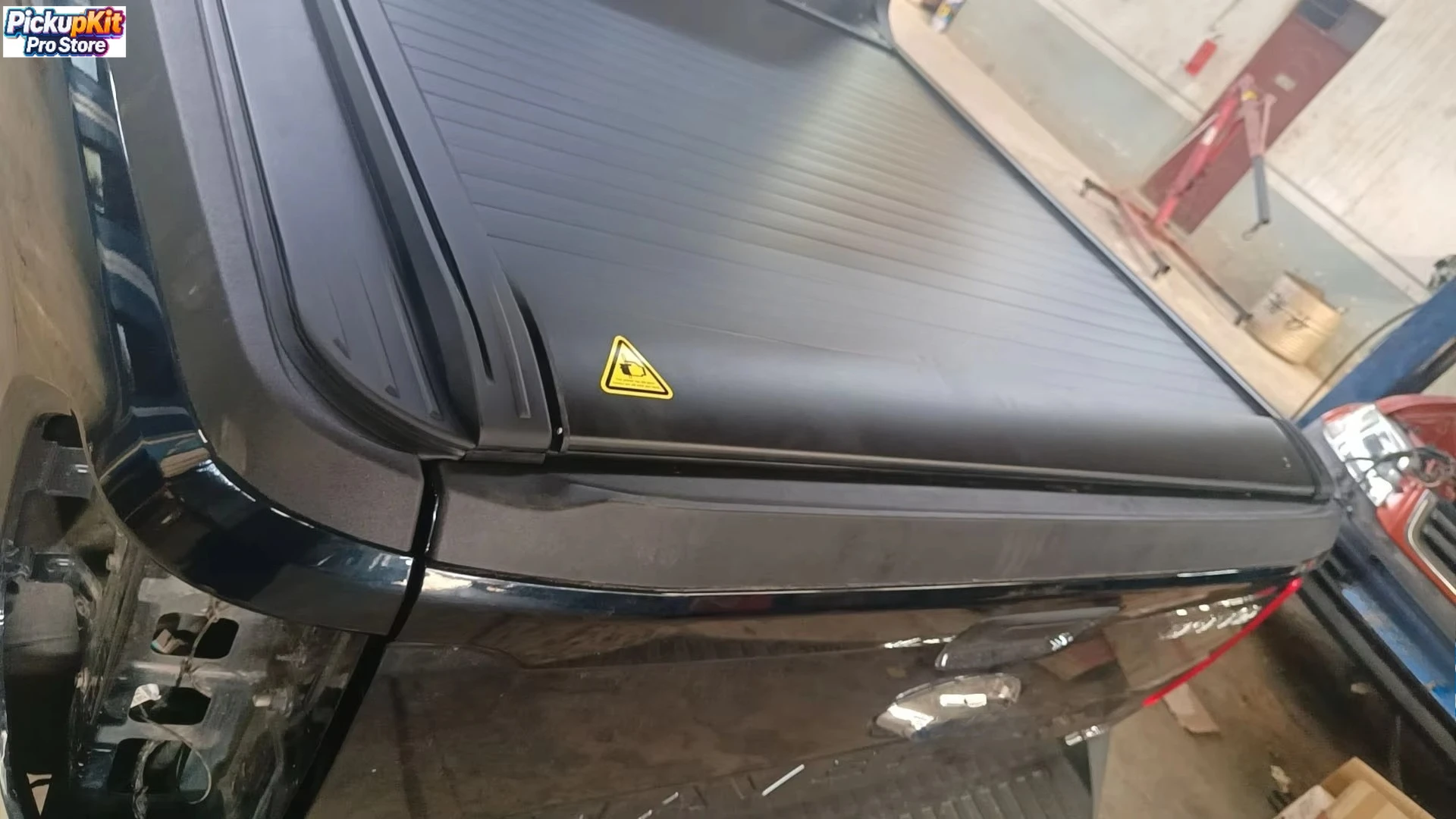 Model E-K102 Electric Retractable Hard Roll Tonneau Cover - Custom Fit for Maverick
Model E-K102 Electric Retractable Hard Roll Tonneau Cover - Custom Fit for Maverick