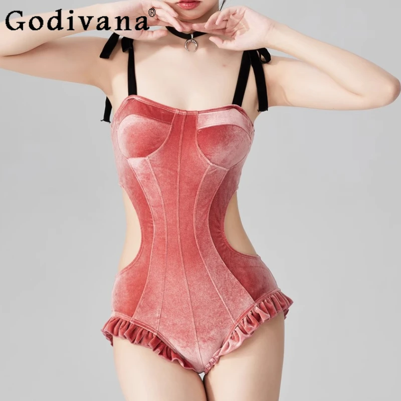Summer New Sexy Hollow Chic American Street Triangle One-piece Women's Swimsuit Ruffles Seaside Vacation Party Lace-up Swimwear
Summer New Sexy Hollow Chic American Street Triangle One-piece Women's Swimsuit Ruffles Seaside Vacation Party Lace-up Swimwear